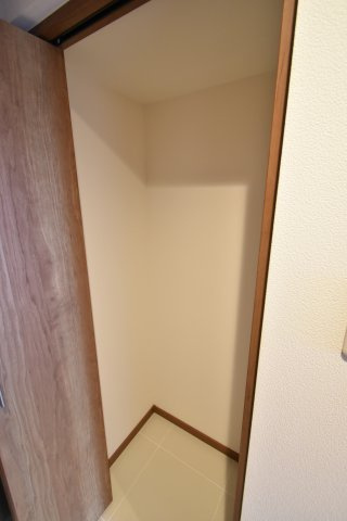 グランレブリー桂川グレイスレジデンスの収納|玄関収納　ゴルフバッグ等、収納できますね。