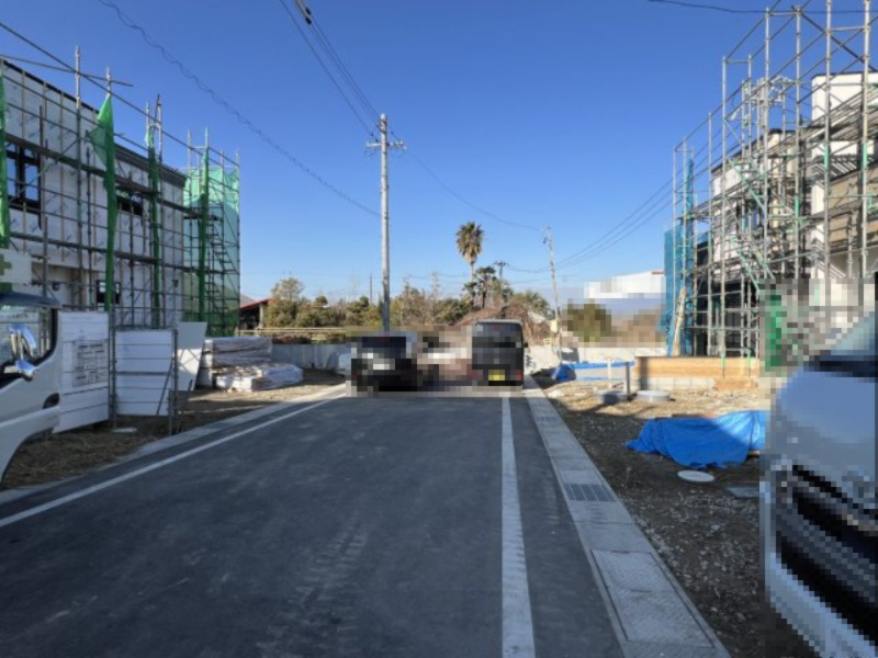 高浜市春日町新築戸建　2号棟の前面道路含む現地写真|高浜市春日町新築戸建前面道路写真です。南側公道約6ｍ