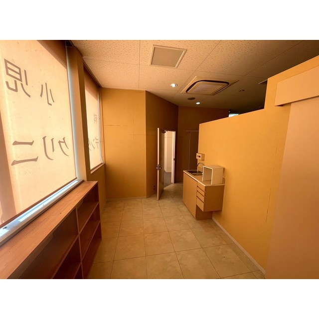 本巣市政田の店舗事務所の内装
