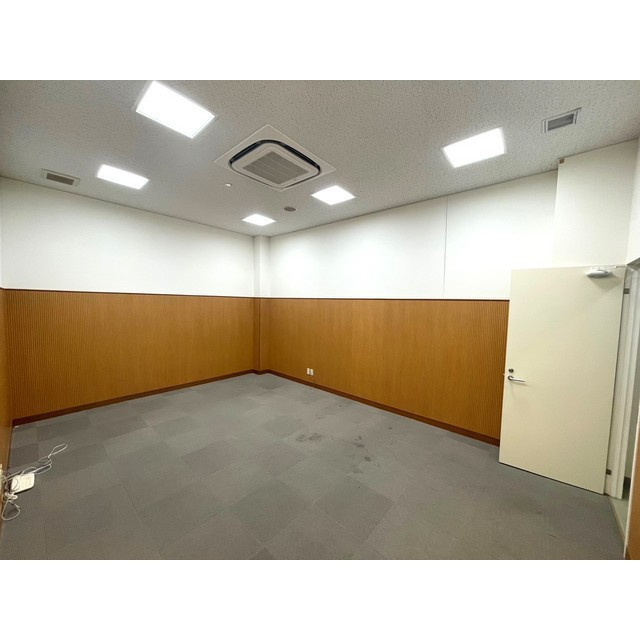 本巣市政田の店舗事務所の内装