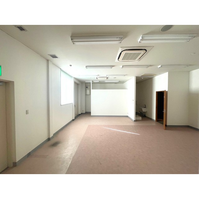 本巣市政田の店舗事務所の内装