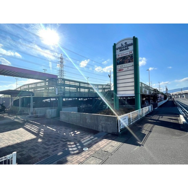 本巣市政田の店舗事務所の駐車場