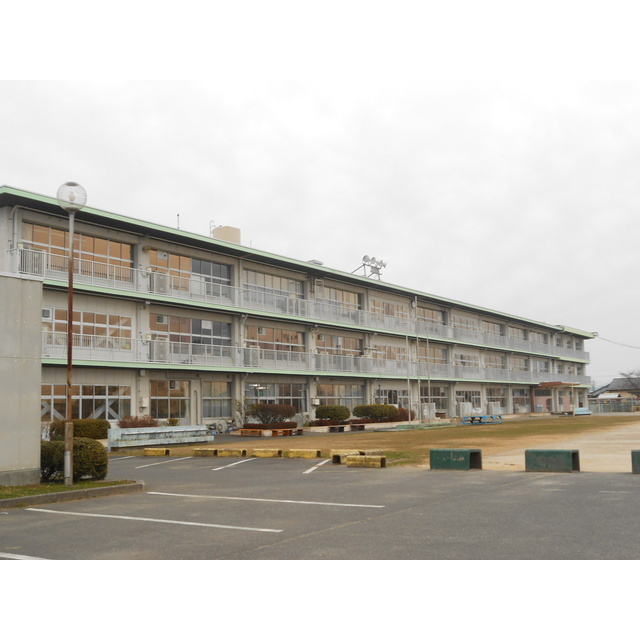 本巣市政田の店舗事務所の周辺