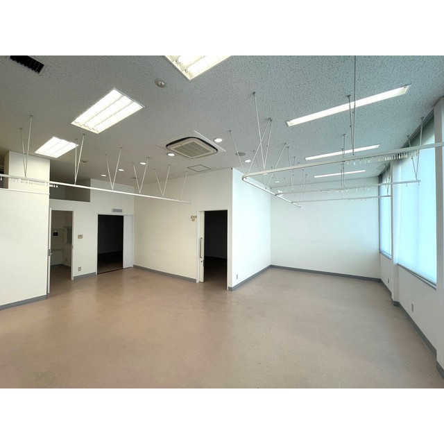 本巣市政田の店舗事務所の内装