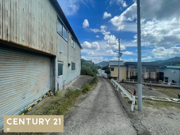 海南市木津の売地の前面道路含む現地写真|停留所「新橋」まで徒歩6分！