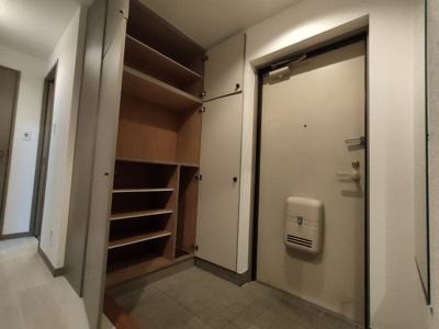 【その他共用部分】 | メイプルヴィラ | 下駄箱も充分な容量