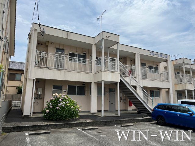 ブルーリボン A棟の外観