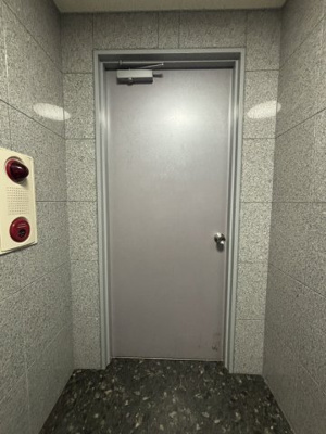 【玄関】 | 赤松神戸ビル
