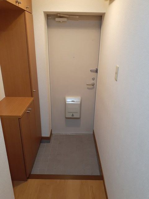 サンエステートの玄関