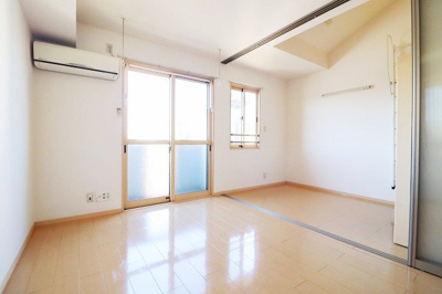 【居間・リビング】 | ラーンサバーイ | 使いやすい居間です