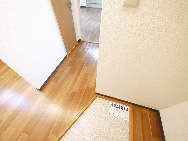 マノワール四条Ｂの玄関