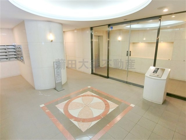 ルーブル蒲田弐番館のエントランス|エントランス　防犯カメラTVモニター付オートロック宅配BOXメールBOX