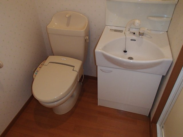 【洗面所】 | インパレス小阪 | 忙しい朝には欠かせない洗面所です