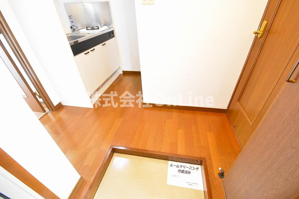 スタンヒル青山の玄関