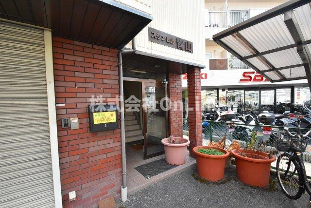 スタンヒル青山のエントランス