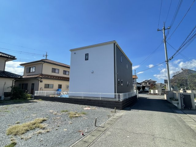 藤岡市森第3（全1棟）1号棟の前面道路含む現地写真|前面道路含む現地写真です