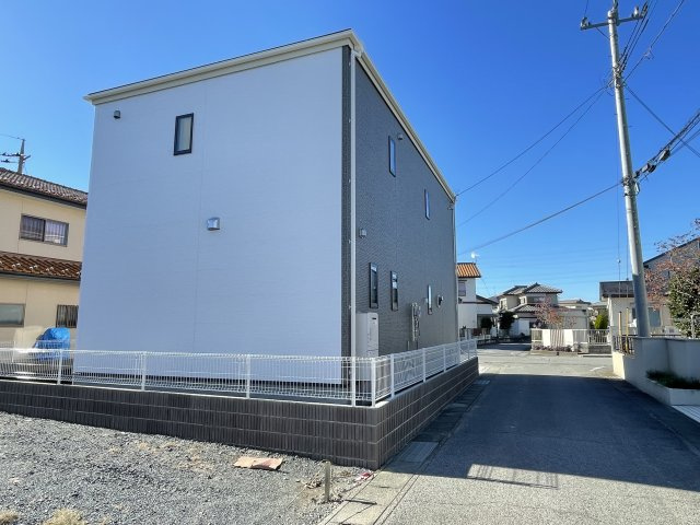 藤岡市森第3（全1棟）1号棟の前面道路含む現地写真|建物完成済みでございます。お部屋のご内覧可能でございます。お気軽にお問合せ下さいませ(^▽^)/