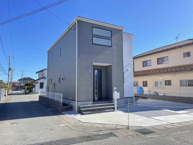 藤岡市森第3（全1棟）1号棟の前面道路含む現地写真|建物完成済みでございます。お部屋のご内覧可能でございます。お気軽にお問合せ下さいませ(^▽^)/