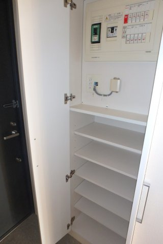 ファインアドレス新御徒町のその他共用部分|ファインアドレス新御徒町の玄関収納です