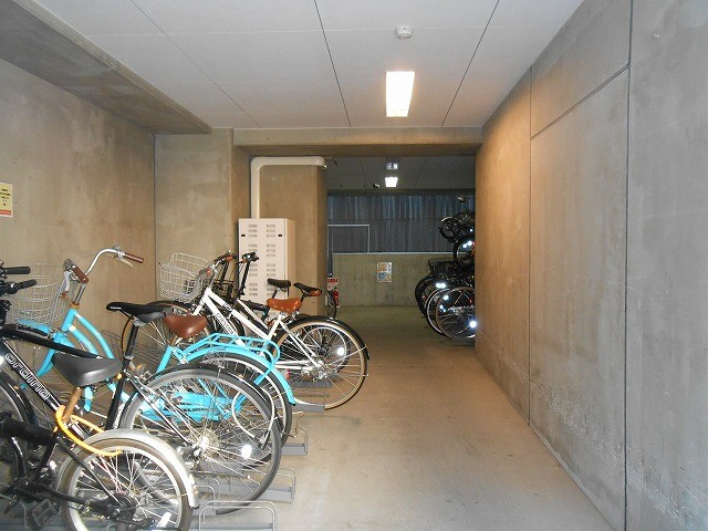 ファインアドレス新御徒町の設備|ファインアドレス新御徒町の自転車置場です