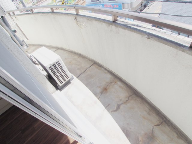 皆川ビルのバルコニー