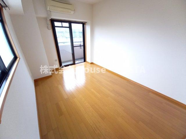 プレサンス神戸裁判所前の和室