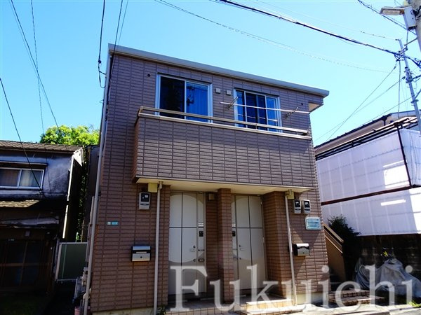 ホワイトウェル学芸大学の外観