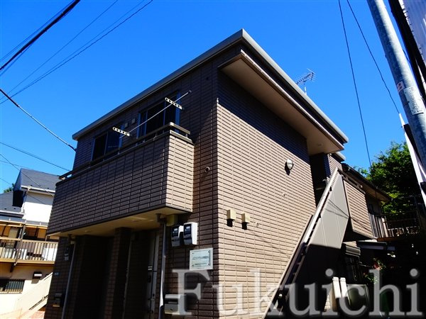 ホワイトウェル学芸大学の外観