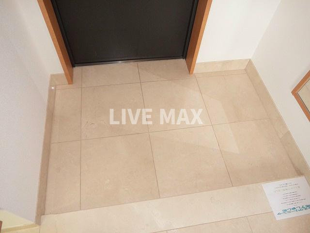 【玄関】リーガル京都烏丸通り 