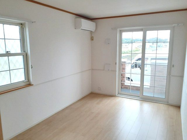 メゾンラルジュBの居間・リビング