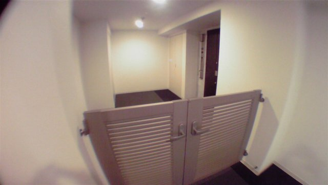 港区西麻布４丁目の賃貸マンションの玄関
