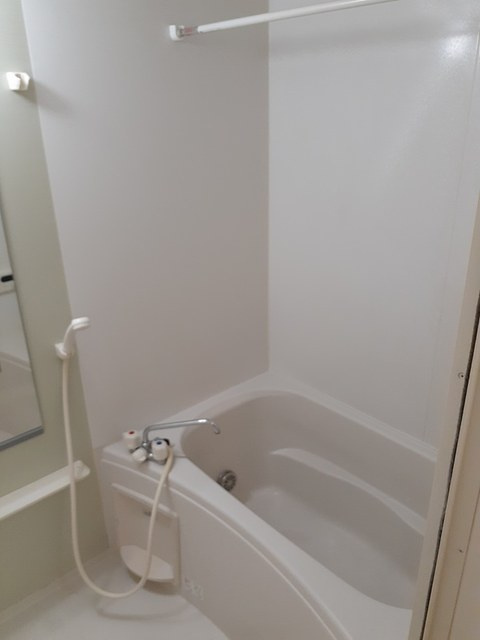 ファミールⅢの浴室