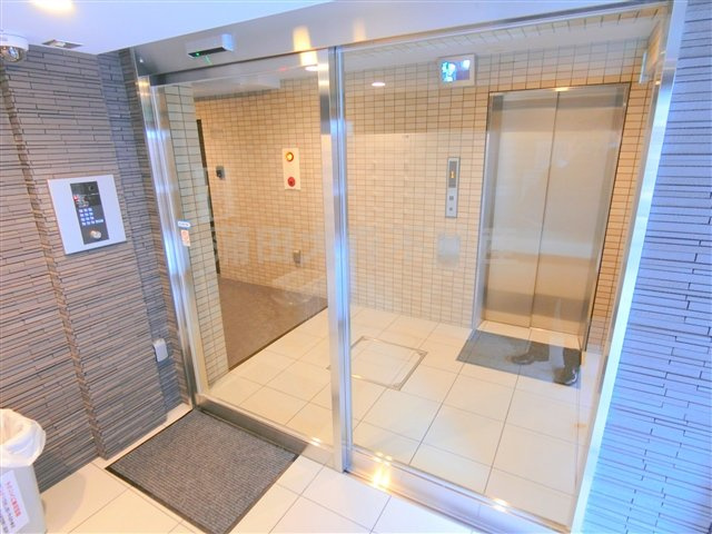 スカイコートパレス蒲田Ⅱのエントランス|防犯カメラ+TVモニター付オートロック　エントランス