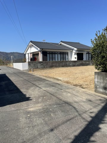 富美山町土地の外観