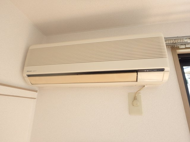【設備】 | エスポワール岡田 | エアコン完備