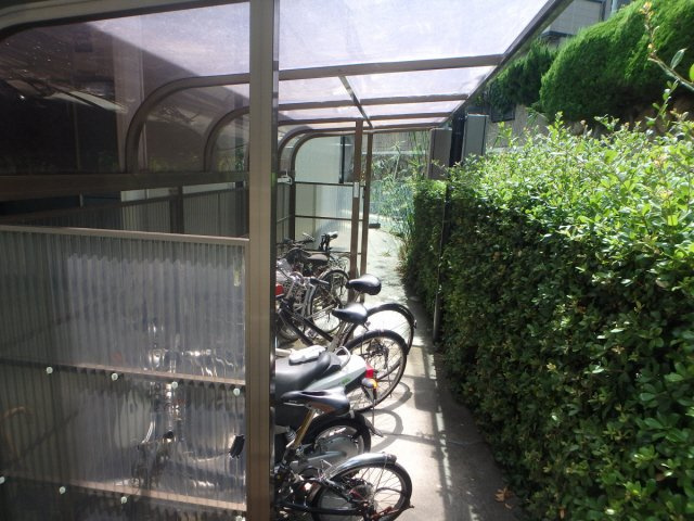 【その他共用部分】 | エスポワール岡田 | 駐輪スペースです