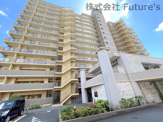 ダイアパレス草加ヴィラリゾートの外観|SRC造14階建てマンション