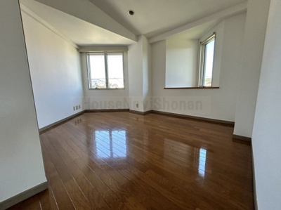 【洋室】 | リヴェルテ湘南