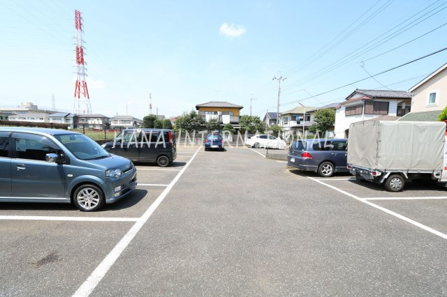 レオパレスＫＡＳＨＩＷＡの駐車場