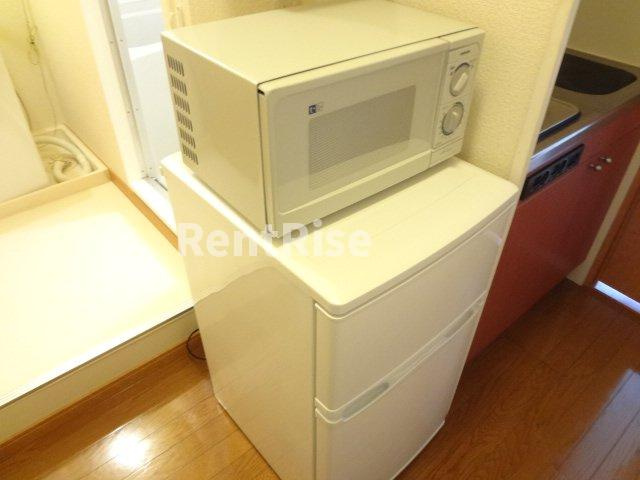 レオパレス冨田のバルコニー|電子レンジ、冷蔵庫