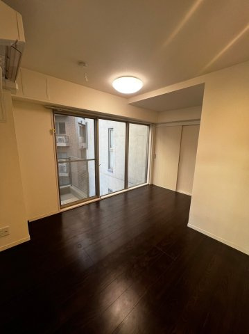 ノーブルハビタンツの洋室|明るい洋室