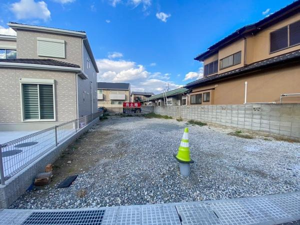 有本分譲地 2号地の前面道路含む現地写真