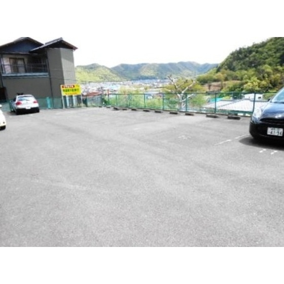 岩田坂ＫＹパーキングの外観