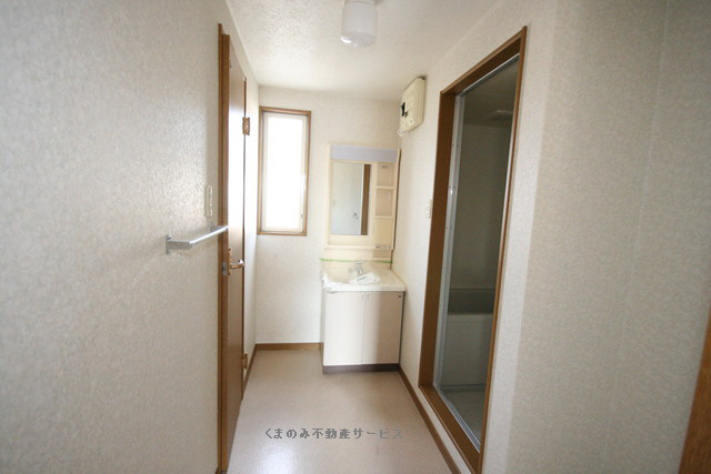 【洗面所】 | オアシス　Ⅱ | 忙しい朝には欠かせない洗面所です
オアシス2　203号室　平成21年1月6日撮影
