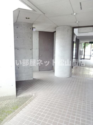 【エントランス】 | パルコート松山