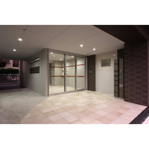 熊本市中央区水前寺３丁目の賃貸マンションのエントランス