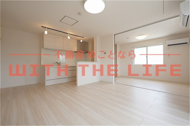 D-ROOM NEXT諏訪野【キャッシュバック対象物件】の居間・リビング|使いやすいリビングです