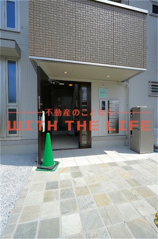 D-ROOM NEXT諏訪野【キャッシュバック対象物件】のエントランス|ゆとりのあるエントランスです