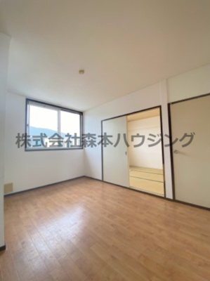 【居間・リビング】 | 　石橋ハイツB | ゆったり過ごせる居間です