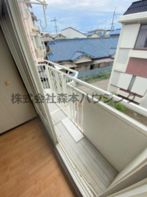 【バルコニー】 | 　石橋ハイツB | 開放的で明るい空間を演出してくれるバルコニーです